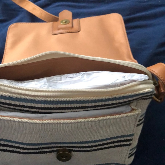 Cloth and leather fossil purse - Picture 4 of 4